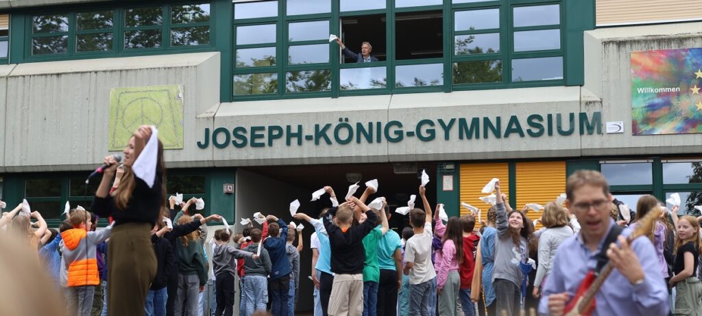 Abschied am Gymnasium: „Ulrich Thomas Wessel, es gibt kein Zurück!“